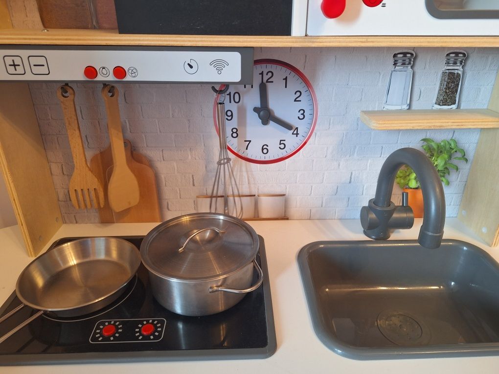 Детска дървена кухня