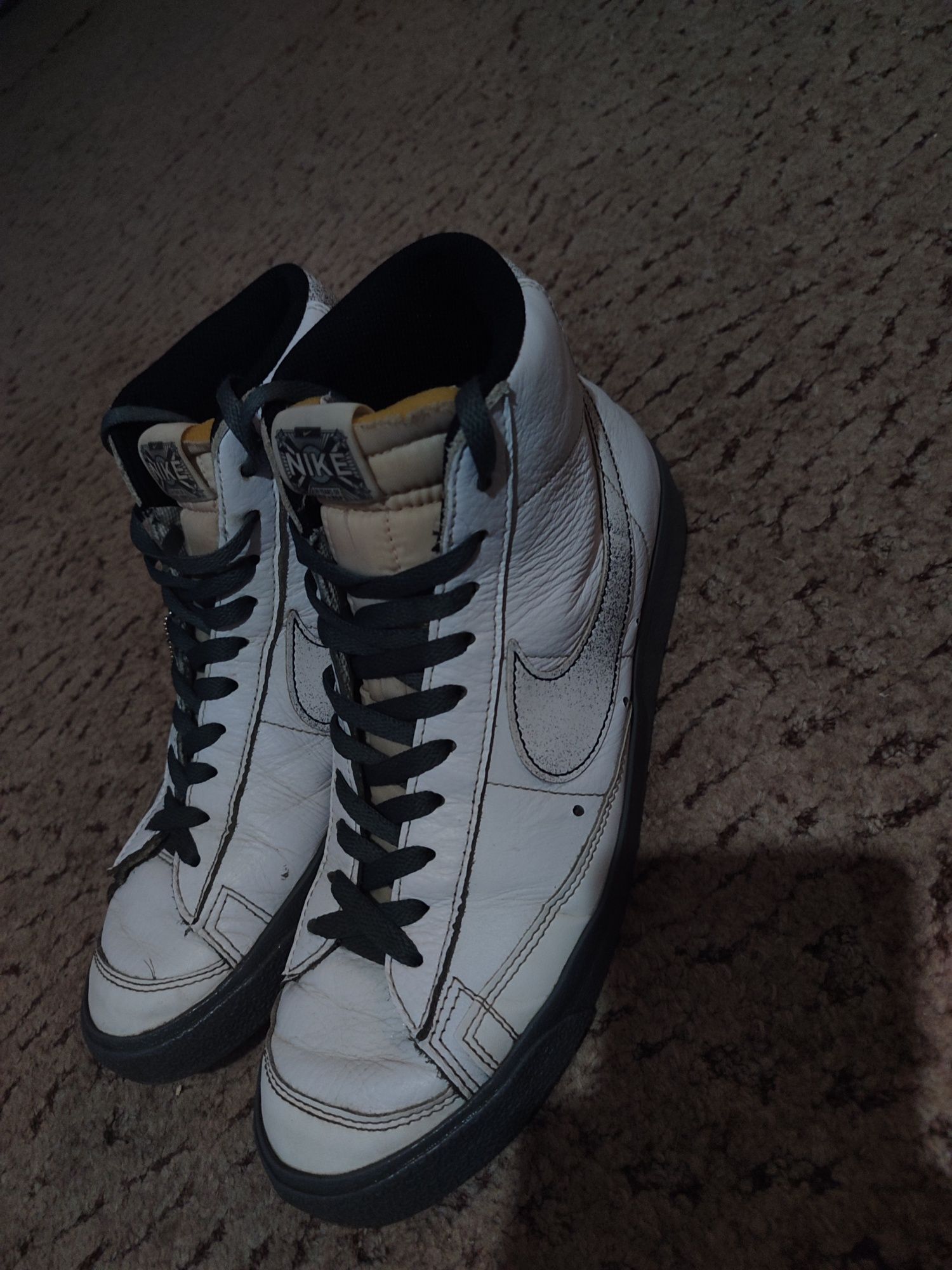 Vând Nike Blazer Mid '77 "Classics"
Brand: Nike