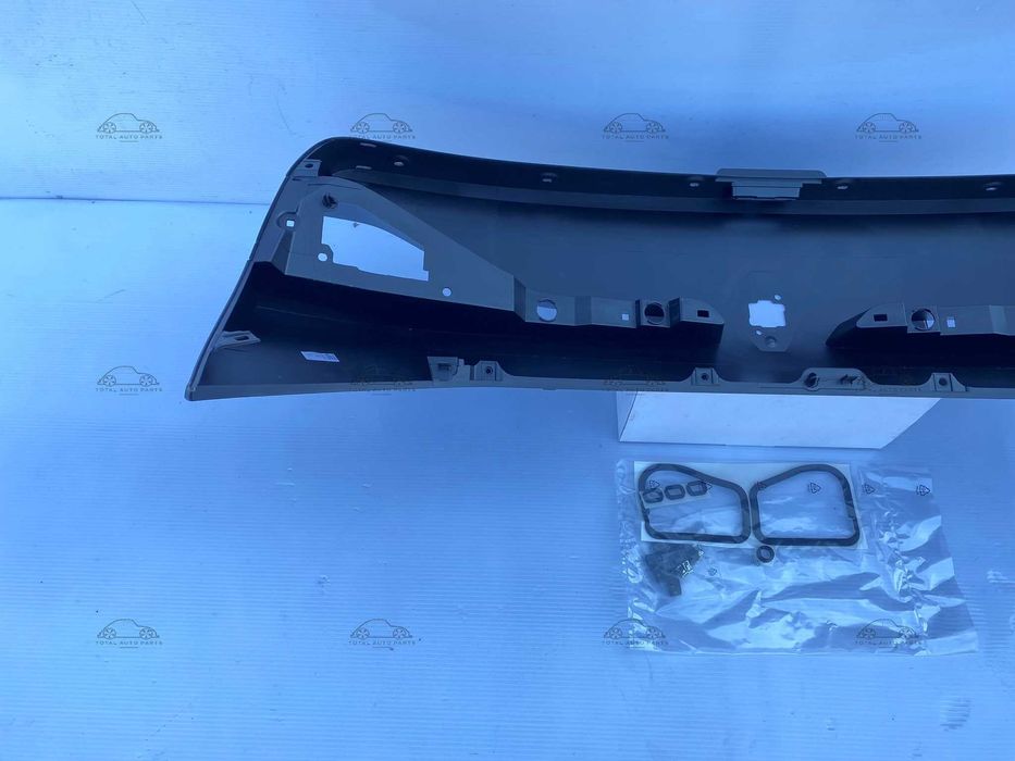 Haion capac portbagaj Renault Megane 4 hatchback nou original Renault