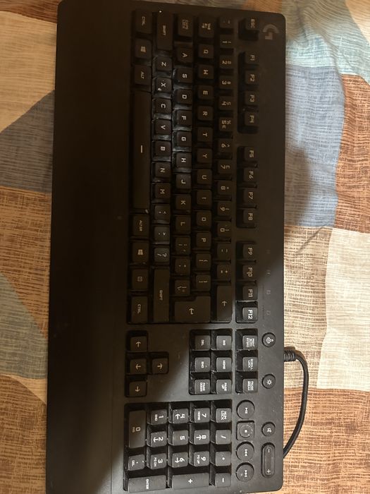 Vand tastatura logitech g213
