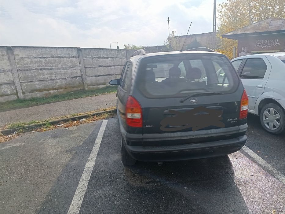 Vând Opel Zafira
