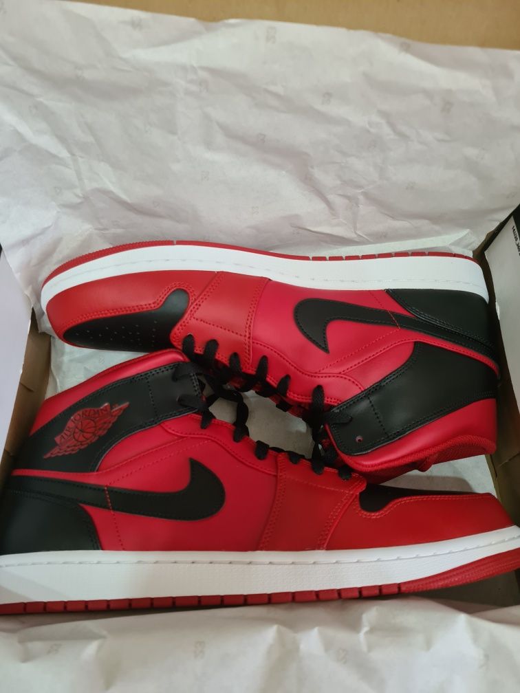 Маратонки /Кецове / NIKE AIR JORDAN 1 MID номер 49,5 и 50,5