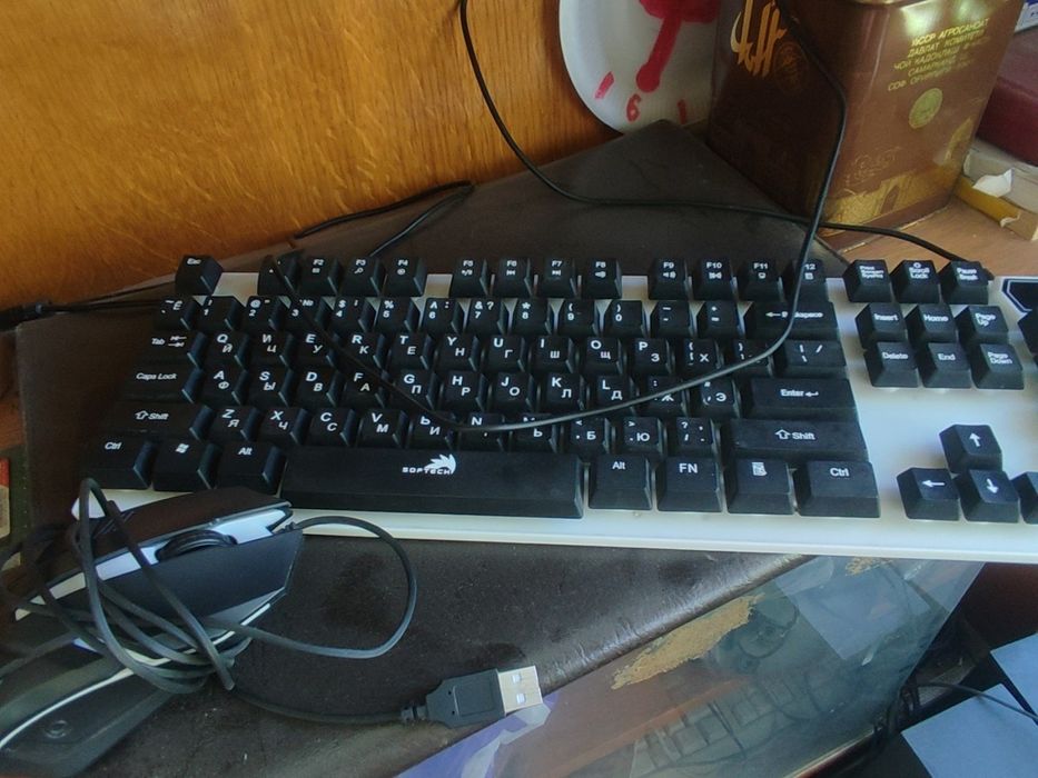 Продаю игровую клавиатура Softech. Продаю игровую мышку.Есть подсветка