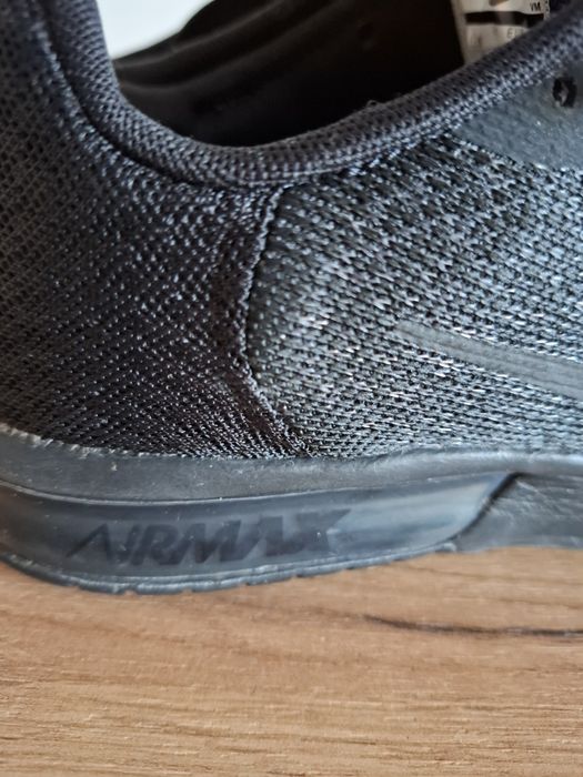 Маратонки NIKE. Стелка 24см.