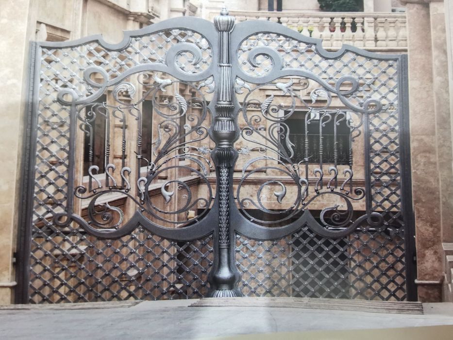 Porți și garduri din fier forjat