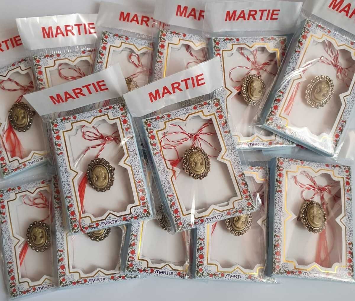 74buc x Brosa Martisor dama cu camelii rasina si inox multicolore