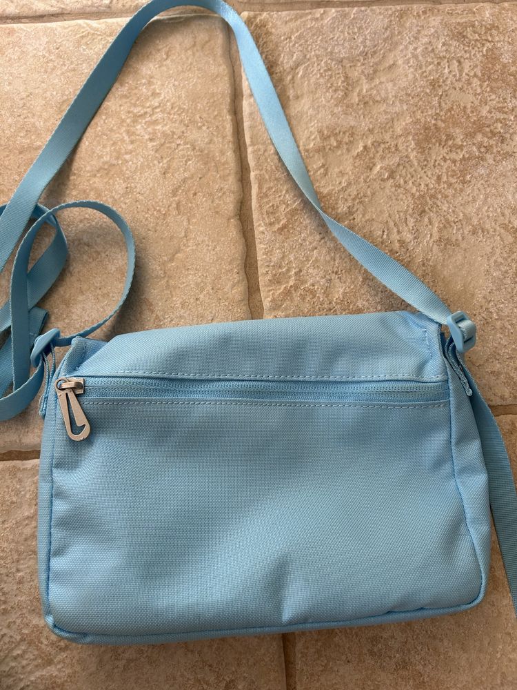 Nike W futura 365 Crossbody-Дамска чанта