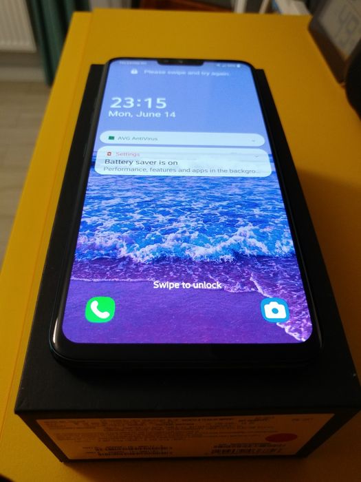 Lg V40 Thinq- 128 GB, display P-OLED, ca NOU!