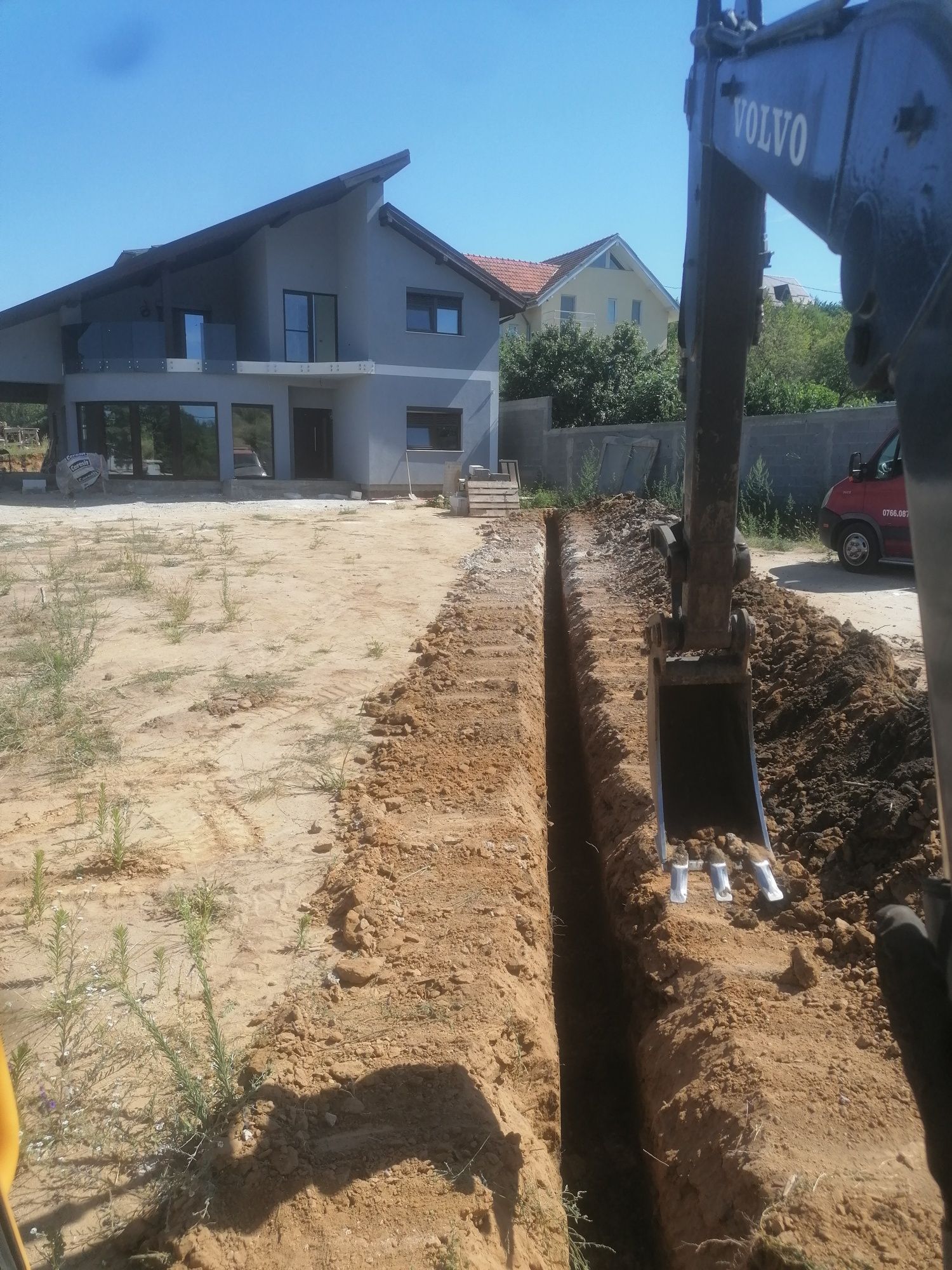 Închiriez miniexcavator mini buldo excavator miniescavator escavator