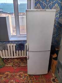 Продам 2 холодильника Бирюса рабочие хорошо морозят