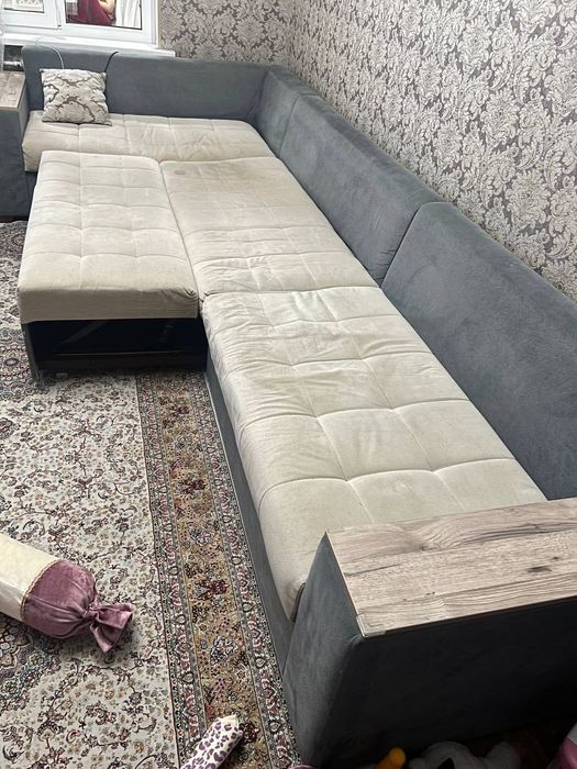 Диван раскладной продам срочно чистый в хорошем состоянии договоримся