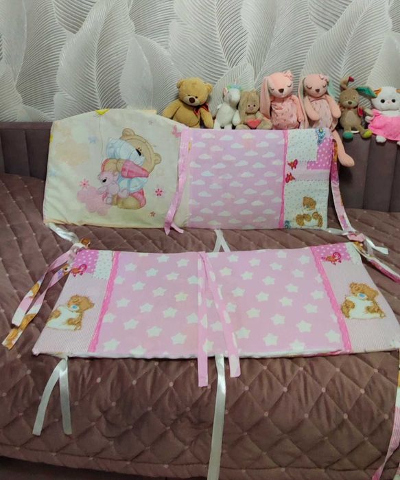 Бортики мягкие в кроватку(для девочки)