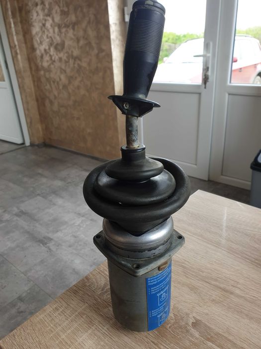 Vand Joystick Liebherr 712