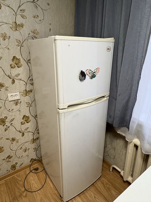 Продам 2 холодильника можно по отдельности