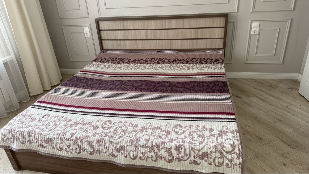 Двухспальная кровать