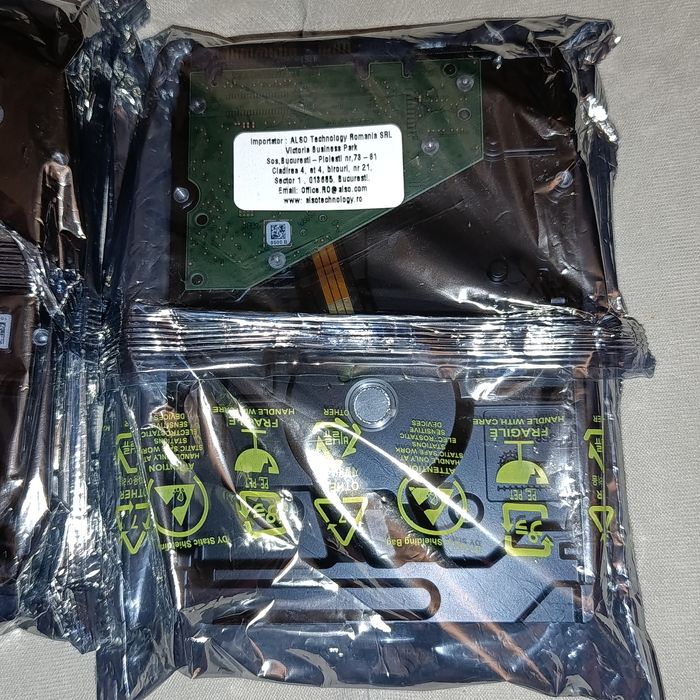 Vând HDD 2 TB  seagate skyhawk