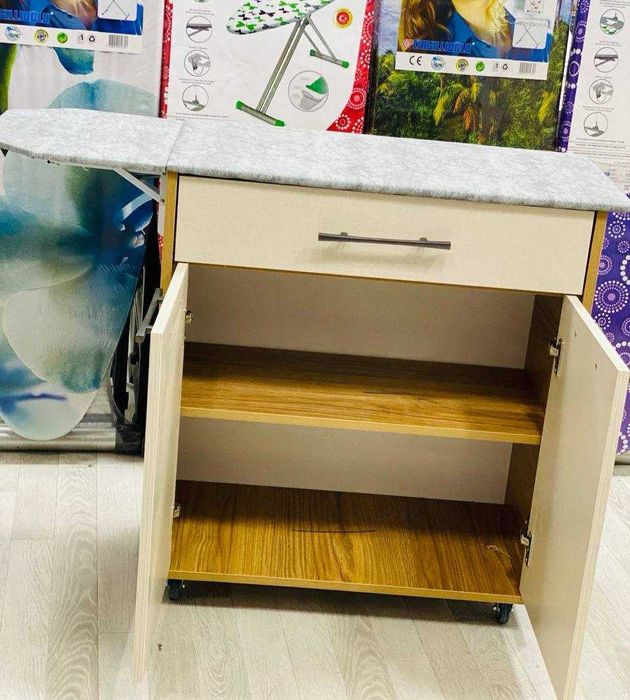 Гладильная доска+шкафчик. На роликах.