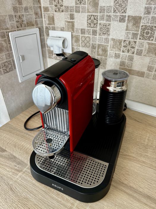 Espressor Nespresso cu Aeroccio inclus