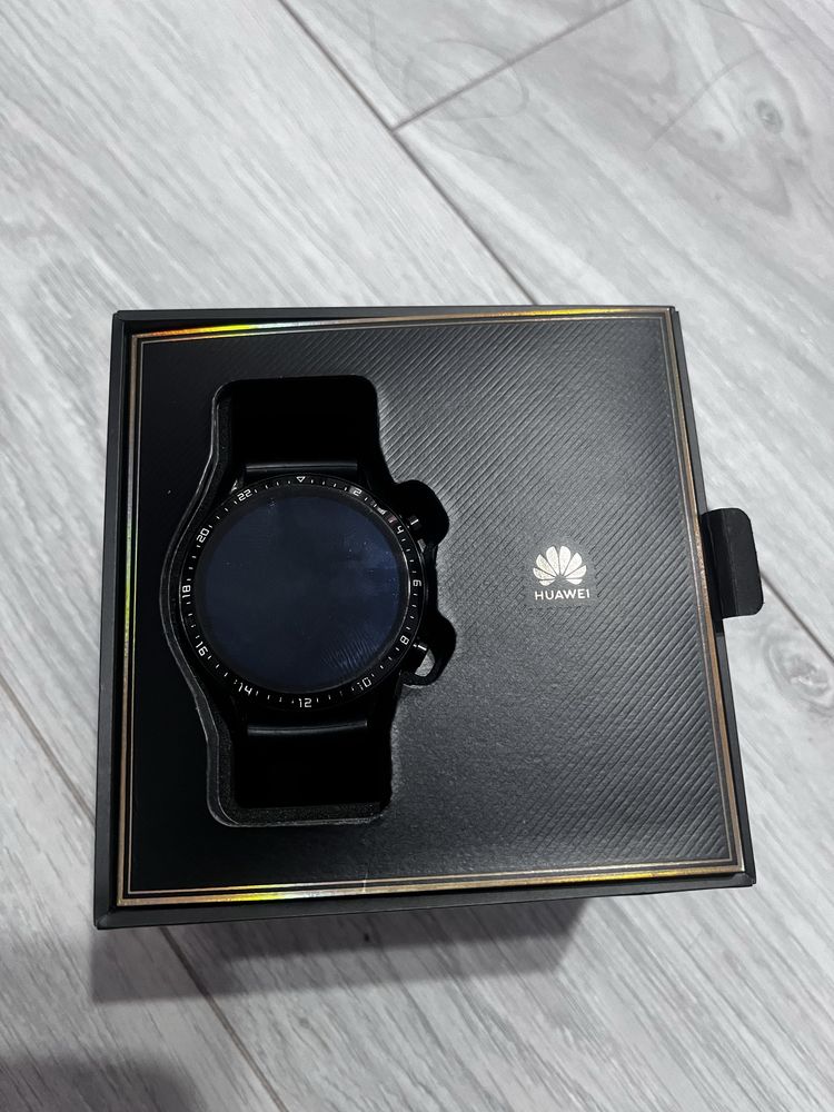 Смарт часовник huawei watch gt 2 с кутия