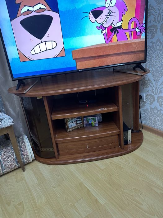 Продам тумбу под телевизор