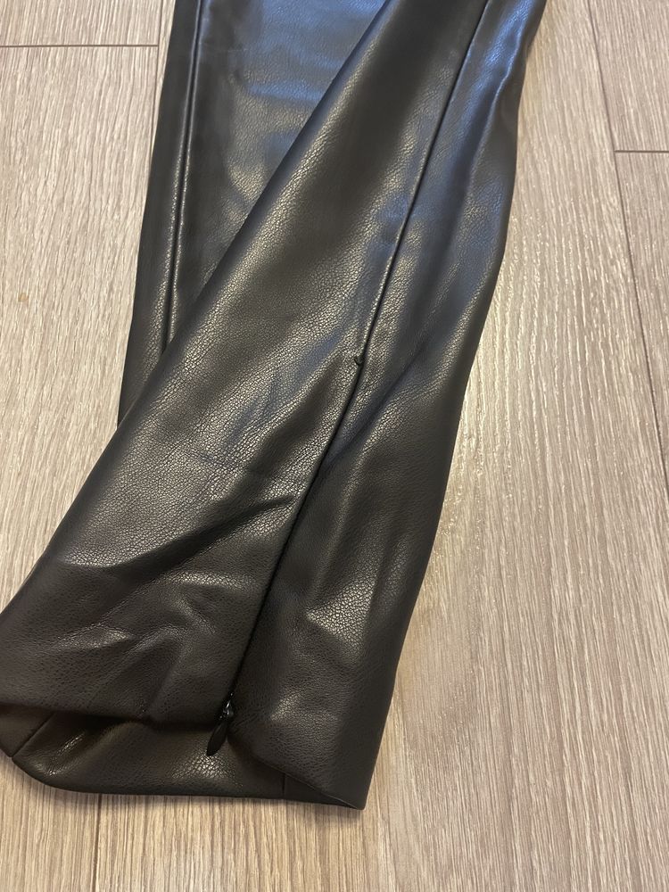 Pantaloni dama piele artificiala Mango L