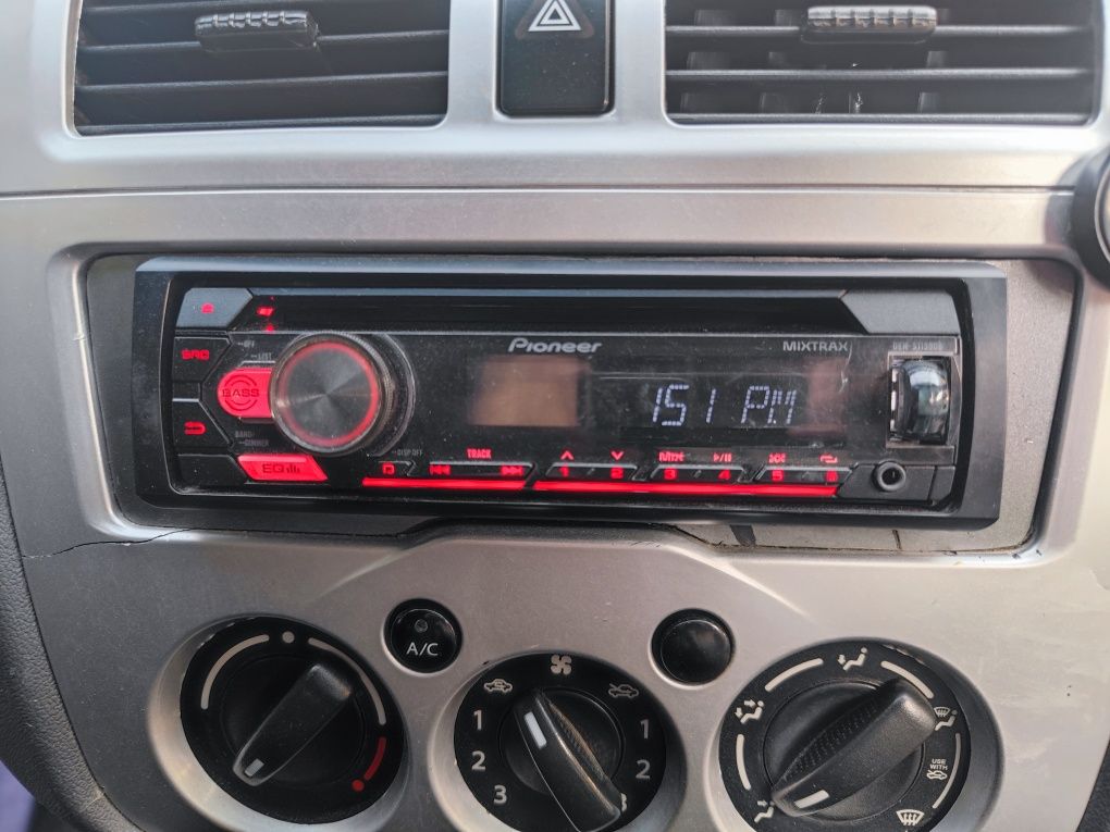 Pioneer DEH-S1150UB Holati yahshi.
