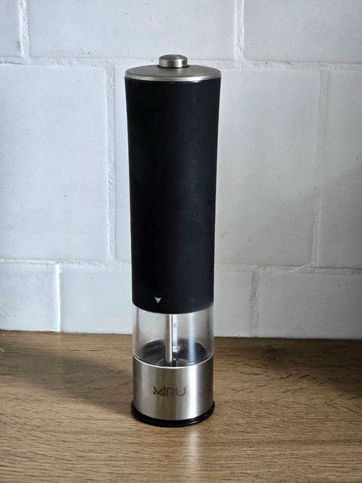 Электрическая мельница для специй с подсветкой MIRU