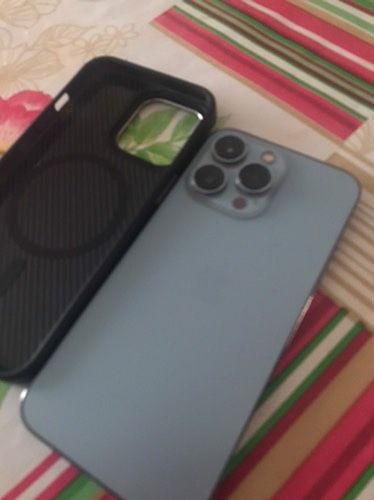 Iphone 13 pro  intact