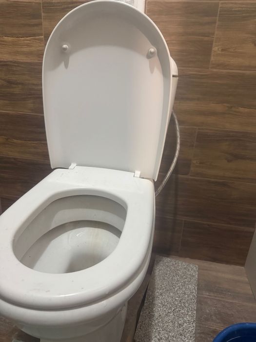 Унитаз со сливным бочком