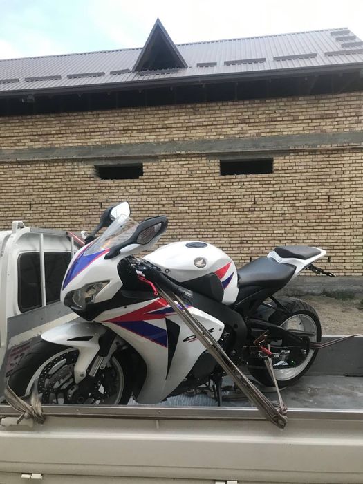 Honda cbr 1000rr fireblade