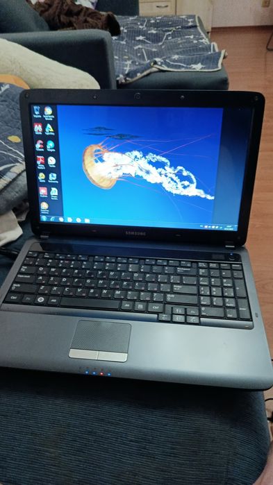 Продам ноутбук Самсунг на запчасти