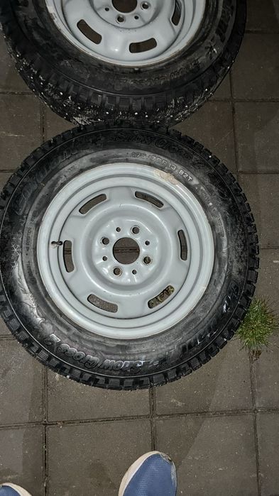 Продам зимние шины с дисками