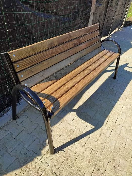 Banca stradala si cosuri pentru gunoi