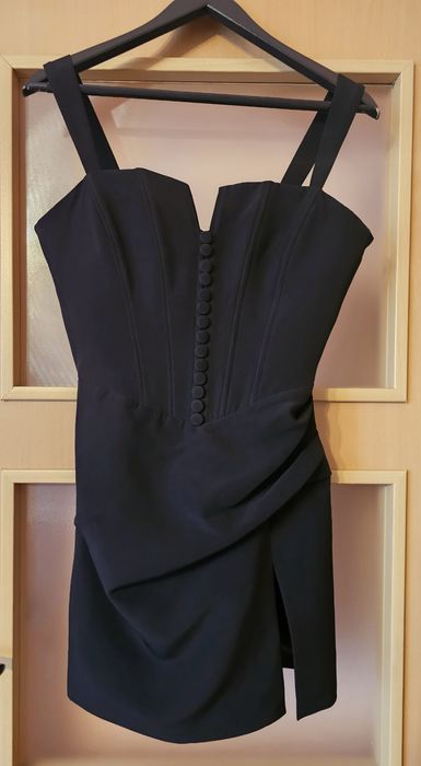 Cliche къса официална черна рокля с корсет и копчета