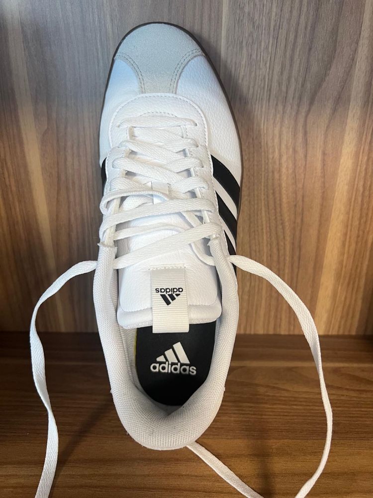 Adidas Court 43 1/3