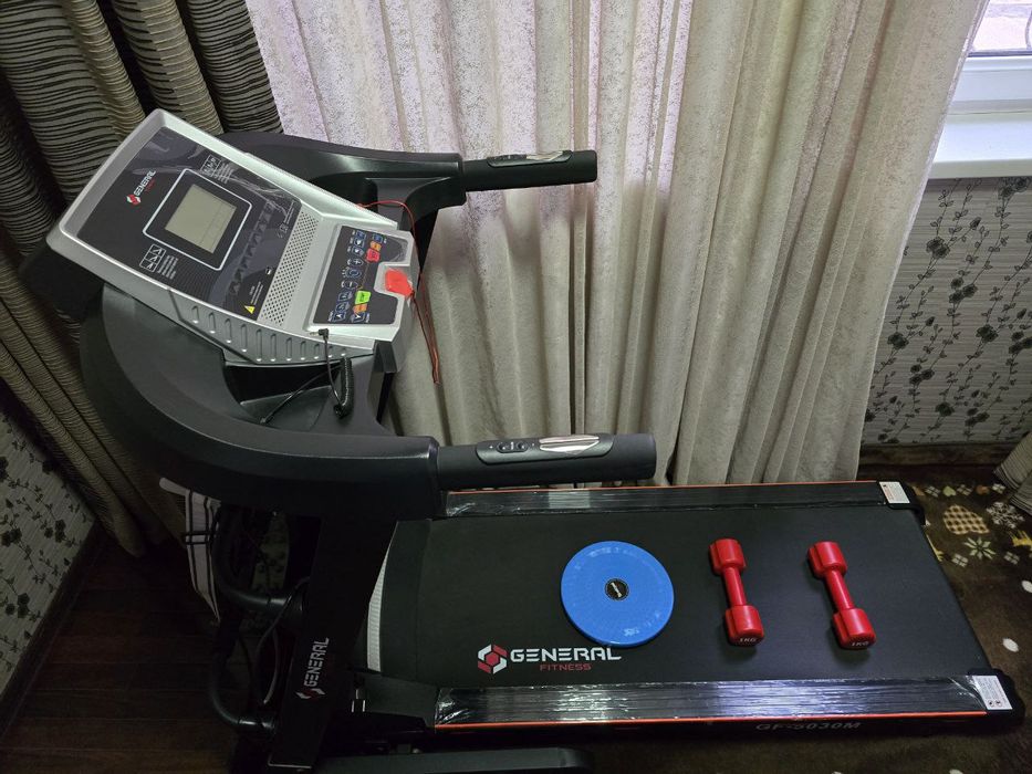 Продаю беговую дорожку General Fitness GF-5030M