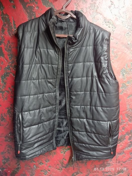 Куртка жилетка всё фирма пару раз одеты