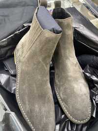 Saint Laurent suede desert boots,produs original.