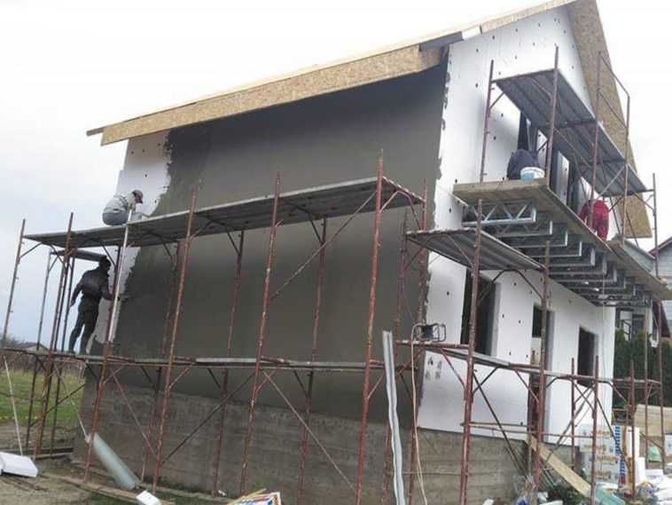 Probleme cu acoperisul? Doriti un montaj acoperis nou? Reparatii tigla