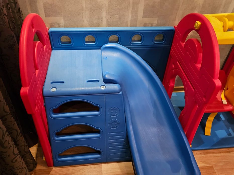 Горка детская пластмассовая