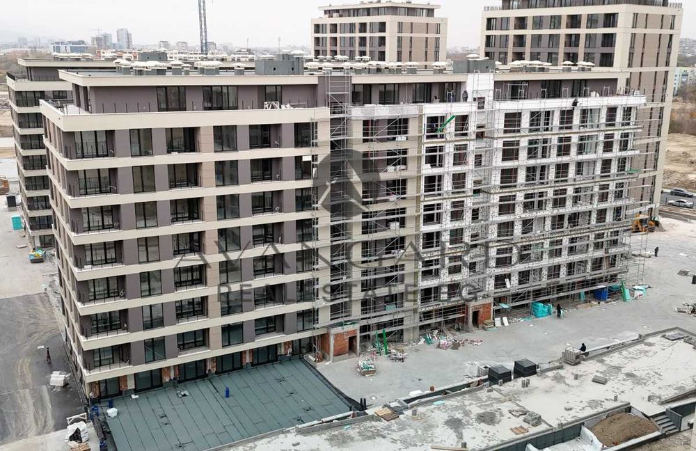 Продава се Тристаен апартамент в Пловдив, Тракия - 140 кв.м за 965 €/кв.м - Снимка #1