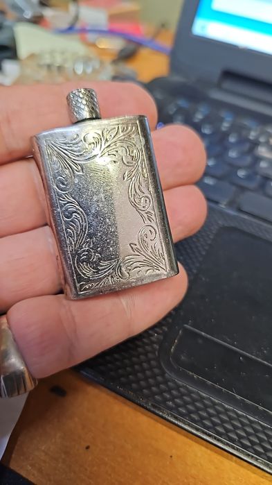 Sticluță veche de parfum