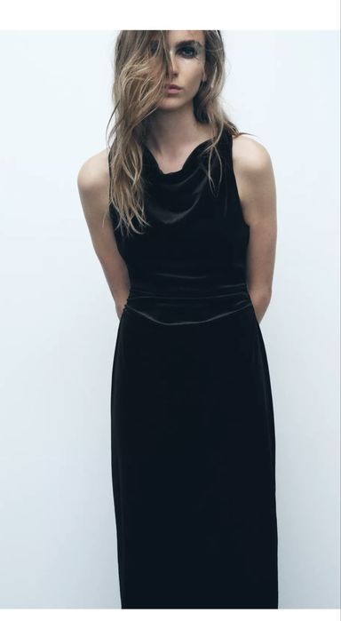Кадифена черна рокля Zara