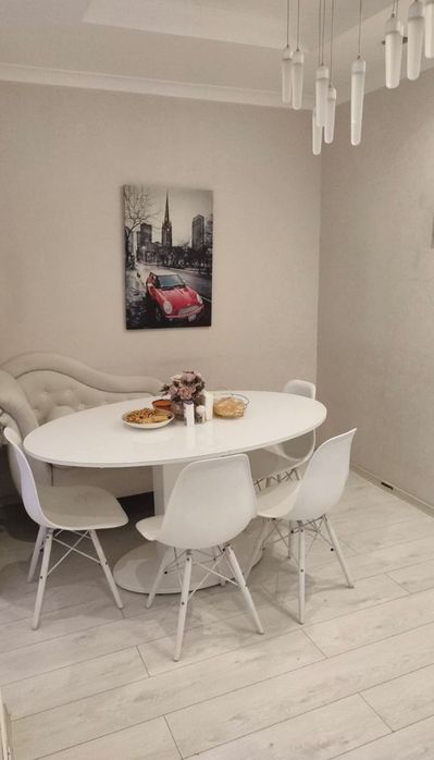 Возьмем девушку на подселение