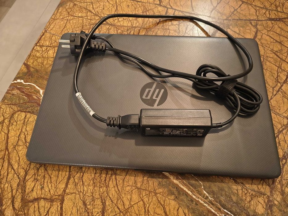 Laptop HP 15-dw3054nq
 Vând  Laptop HP 15-dw3054nq