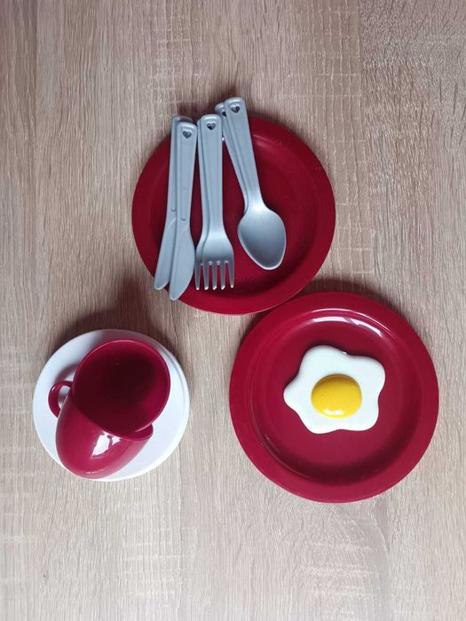 Set pentru micul dejun Theo Klein Bosch cu accesorii, roșu, ca nou.