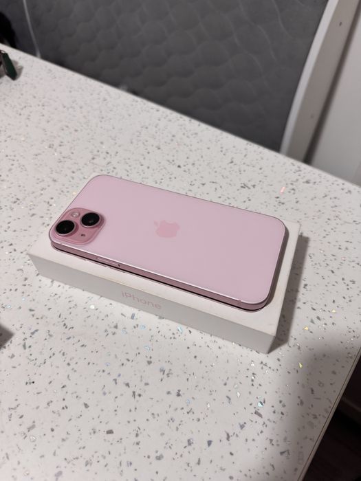 Vand Iphone 15 roz