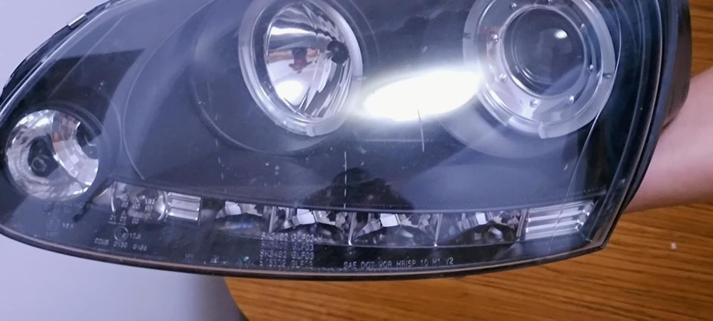 Faruri golf 5 cu lupa