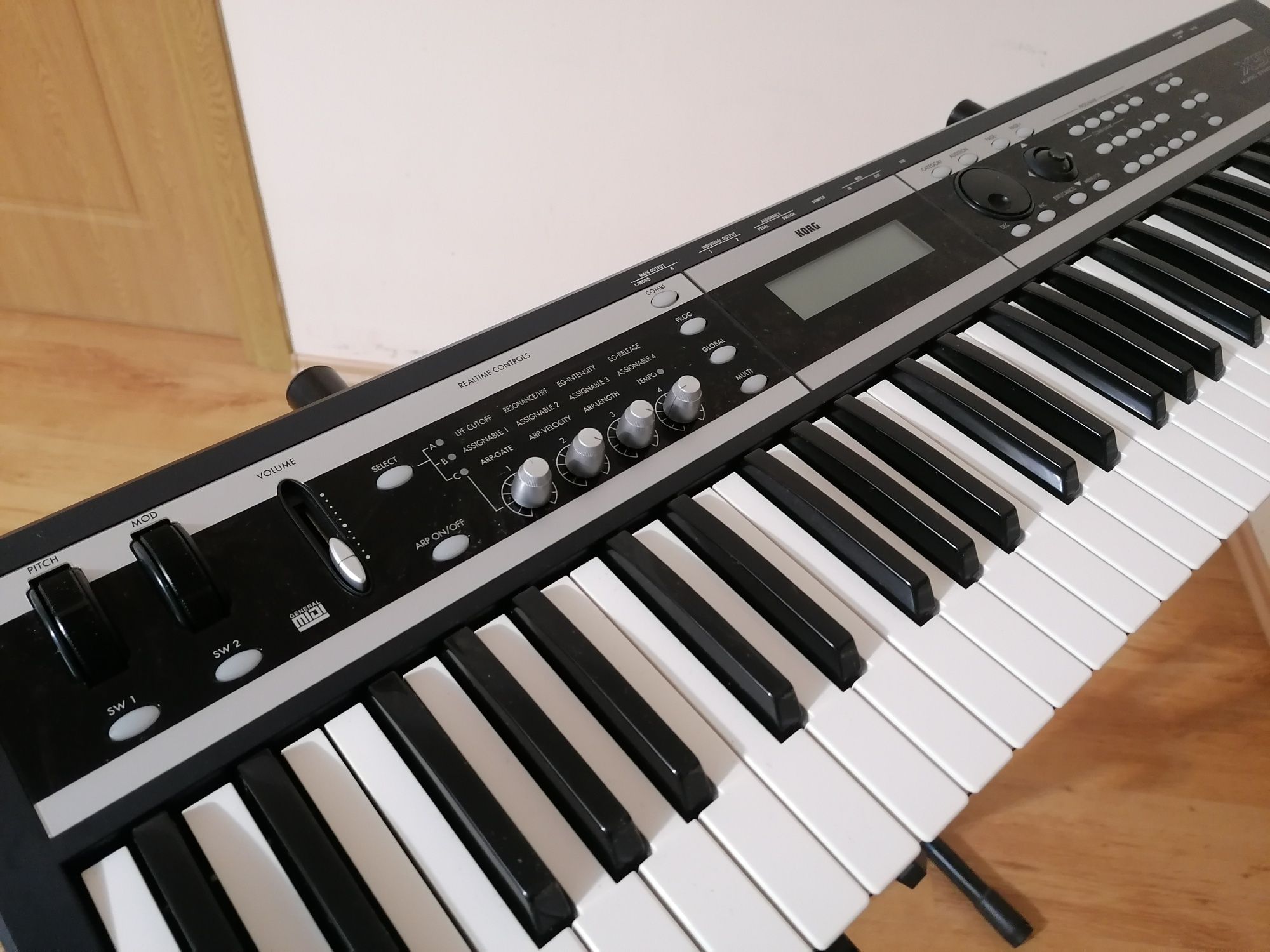 KORG X-50 Music Synthesizer orga pian keyboard