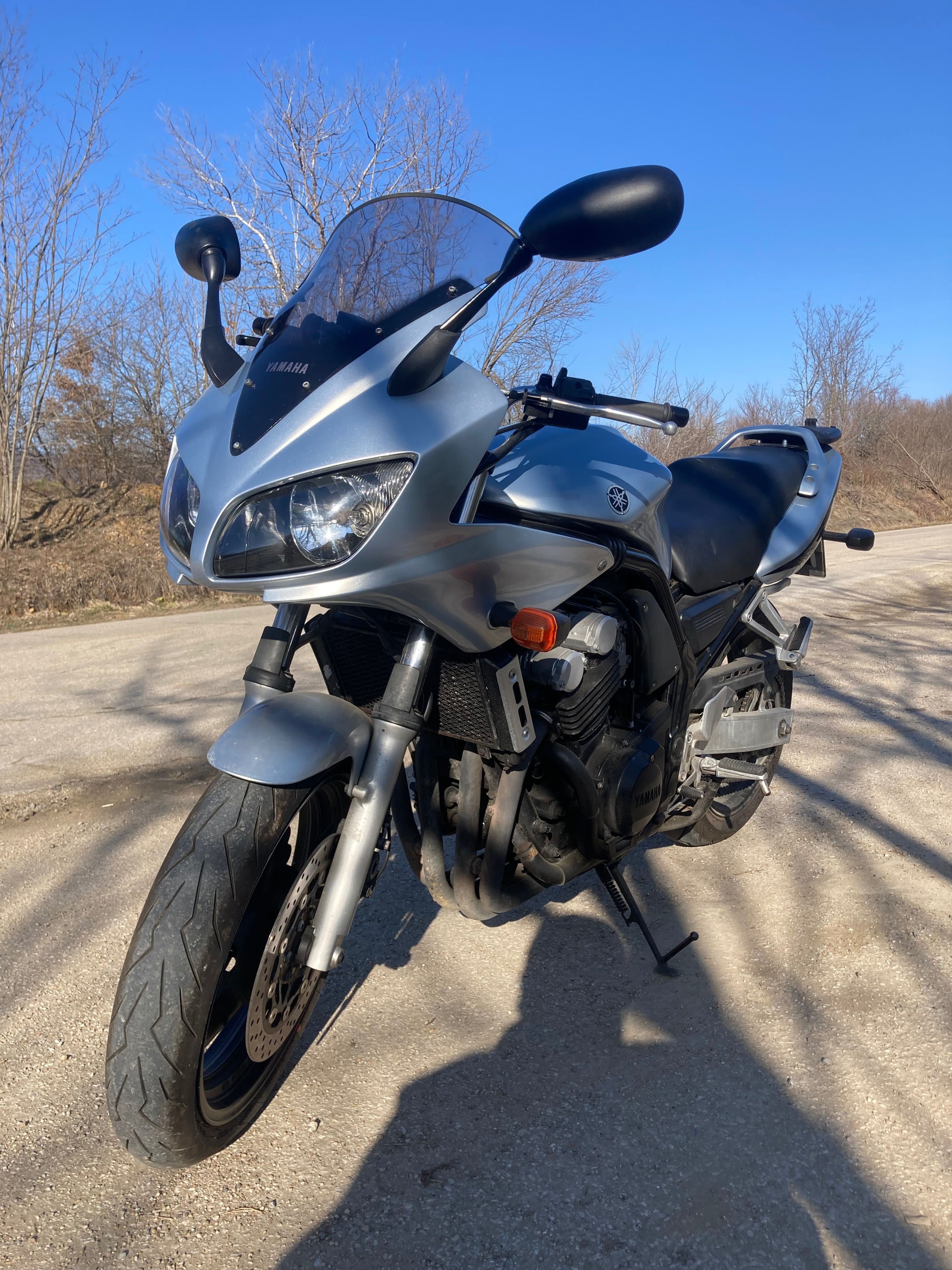 Yamaha FZS 600 (fazer)